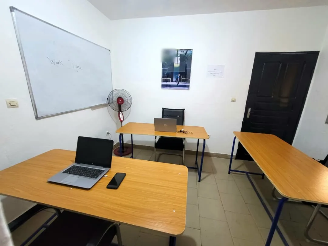 Une salle de travail à M-Training Academy